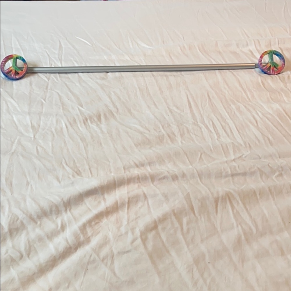 Curtain rod